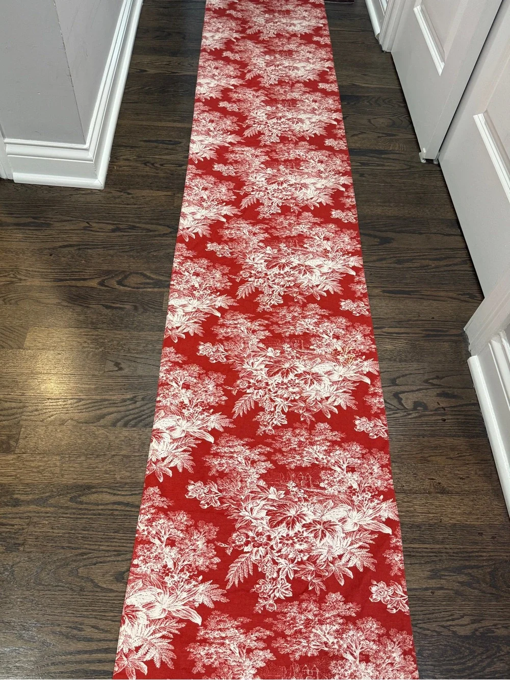 Pottery Barn Red Toile de Jouy Table Runner Retired